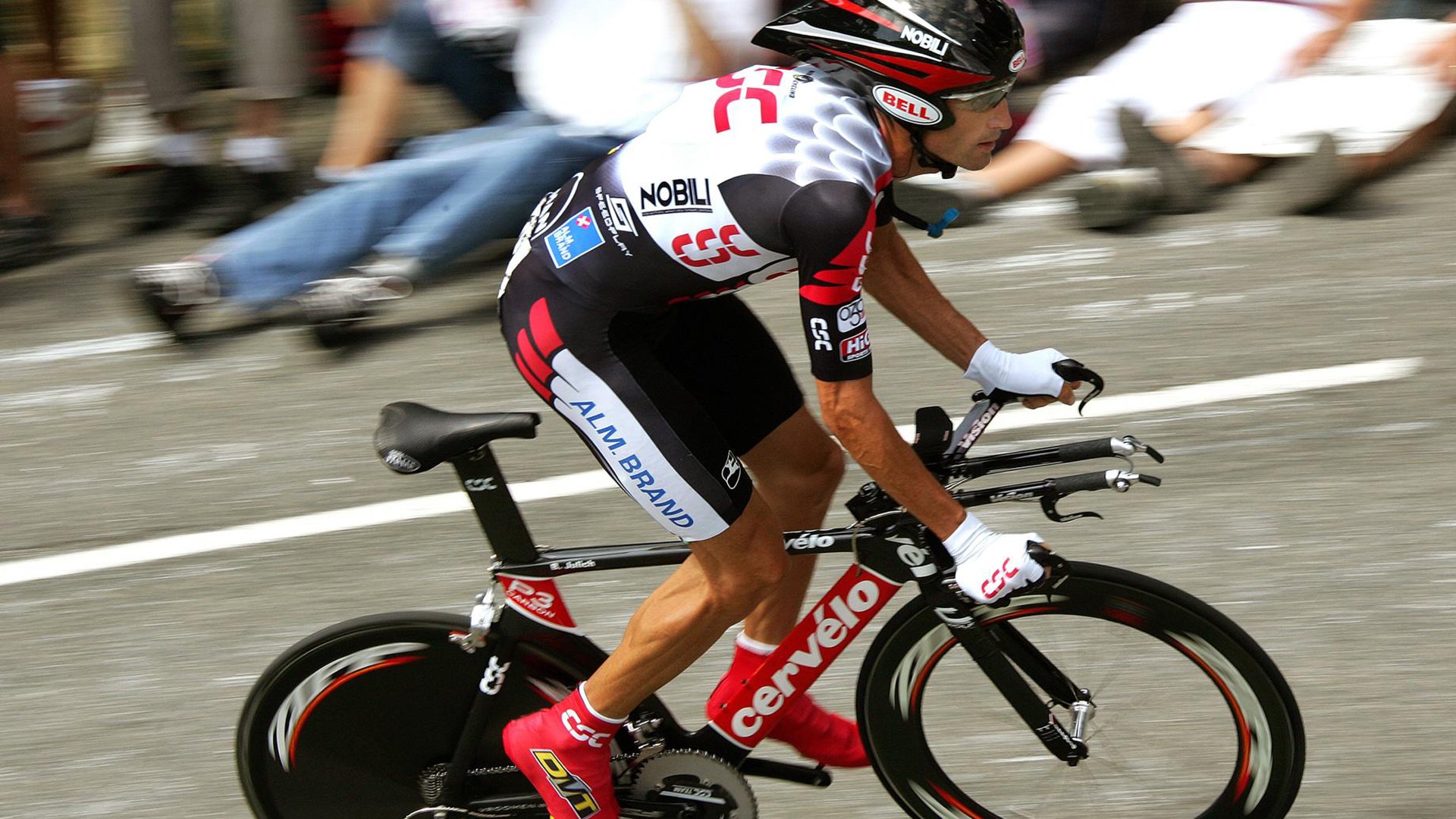 中国跳水队员赛前训练意外受伤，中国跳水队出征视频