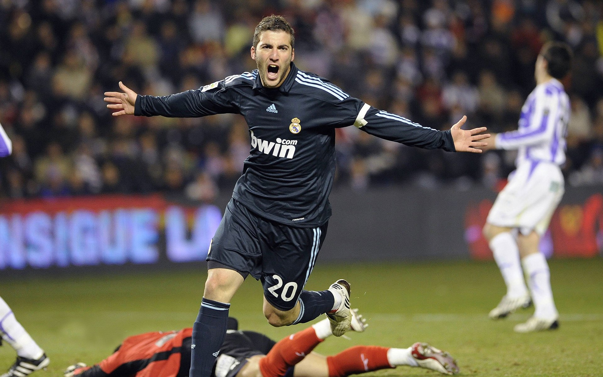 九游网页版官网入口-史上最年轻“进球王”首次登顶欧冠，最年轻的进球球员